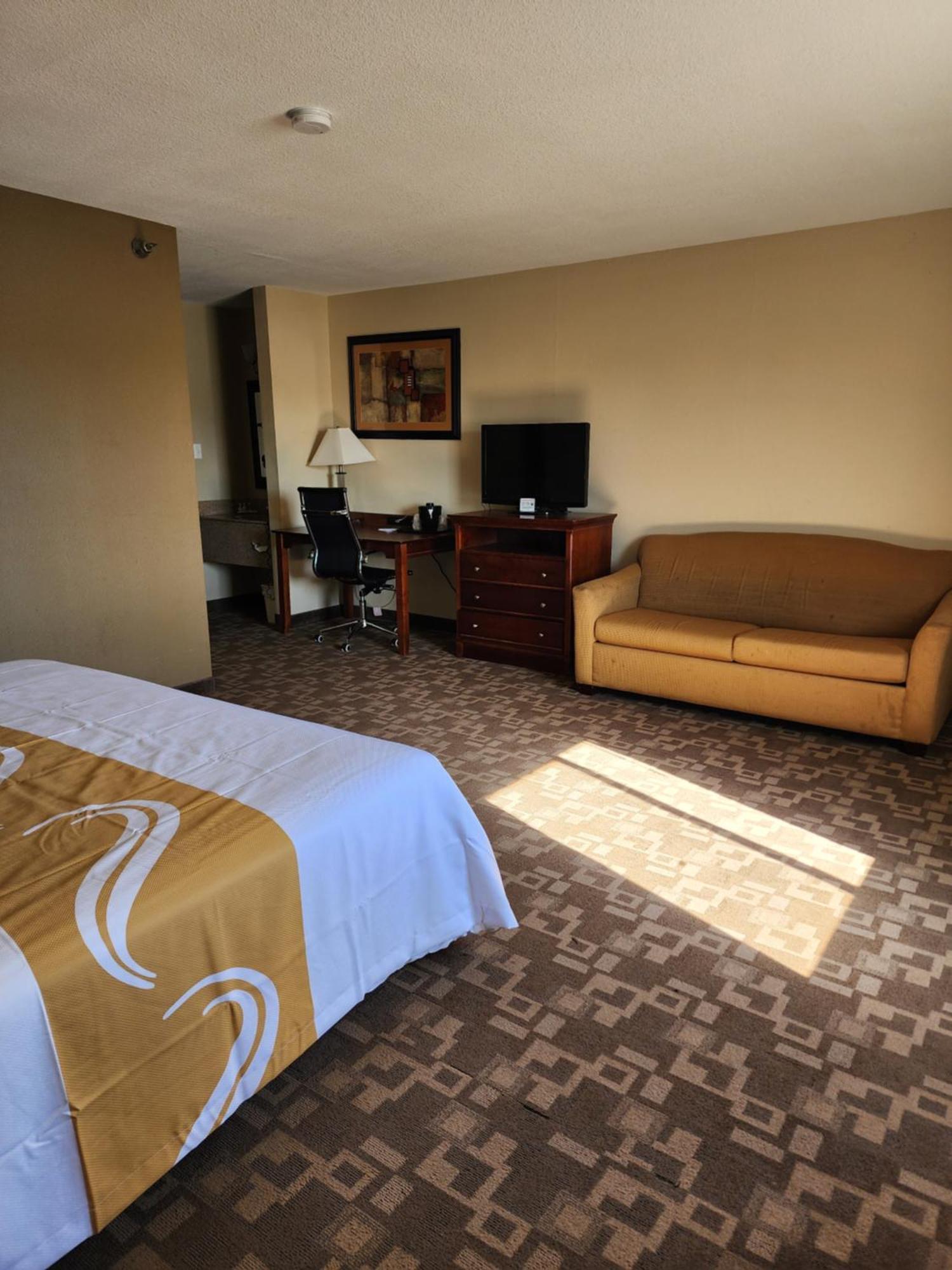 Quality I-70 At Wanamaker Inn 2*