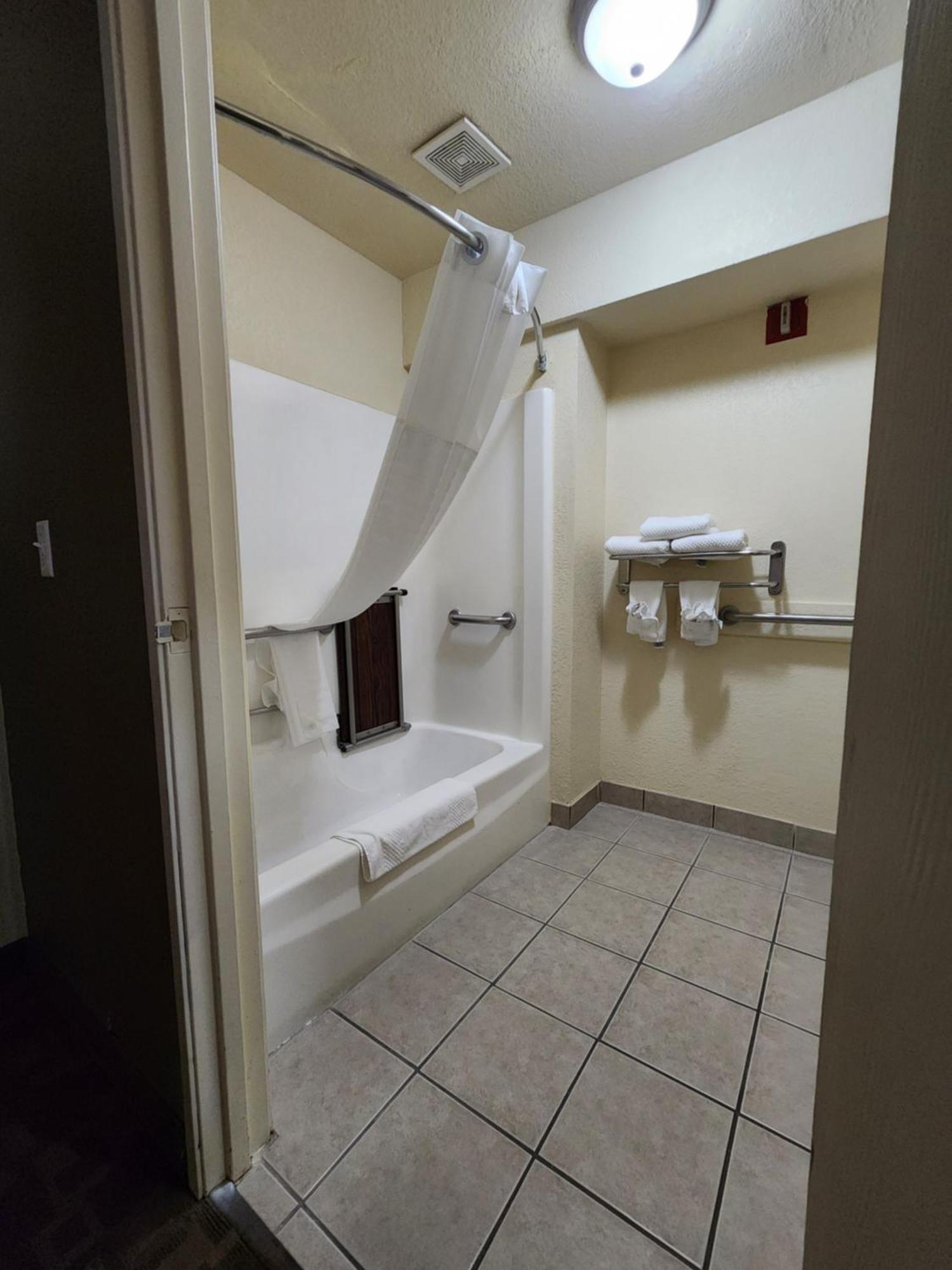 Quality I-70 At Wanamaker Inn 2*
