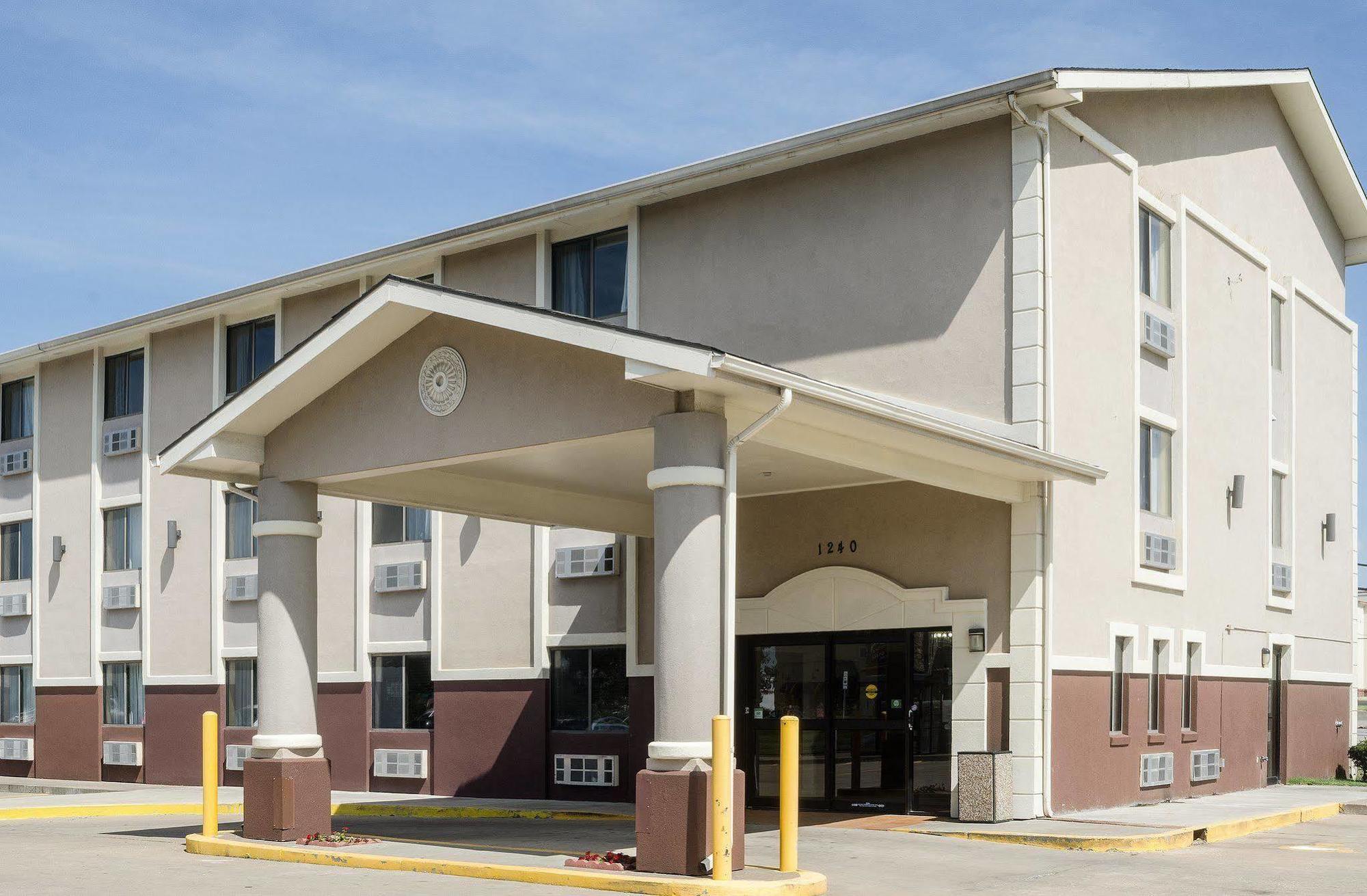 Quality I-70 At Wanamaker Inn 2*